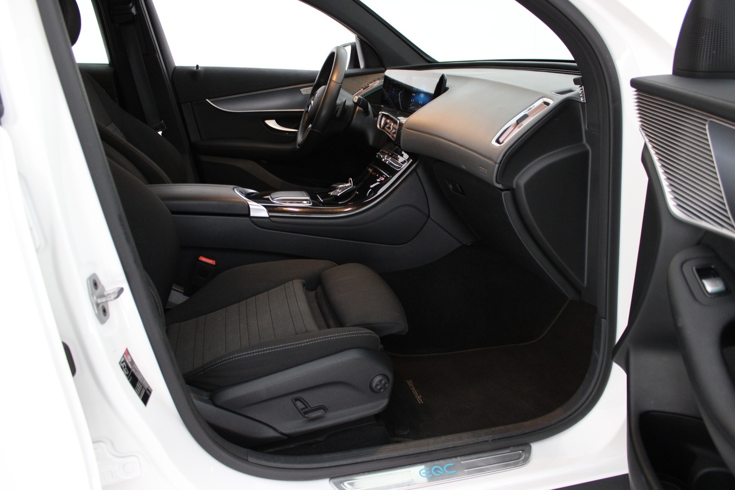 Mercedes-Benz EQC vaihtoauto