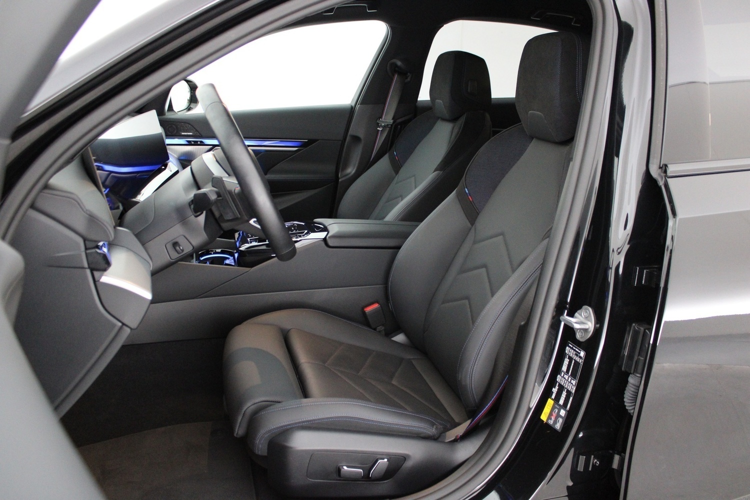 BMW i5 M60 vaihtoauto