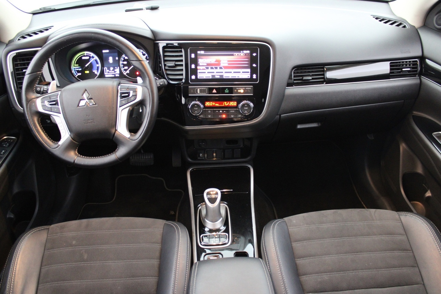 Mitsubishi Outlander PHEV vaihtoauto