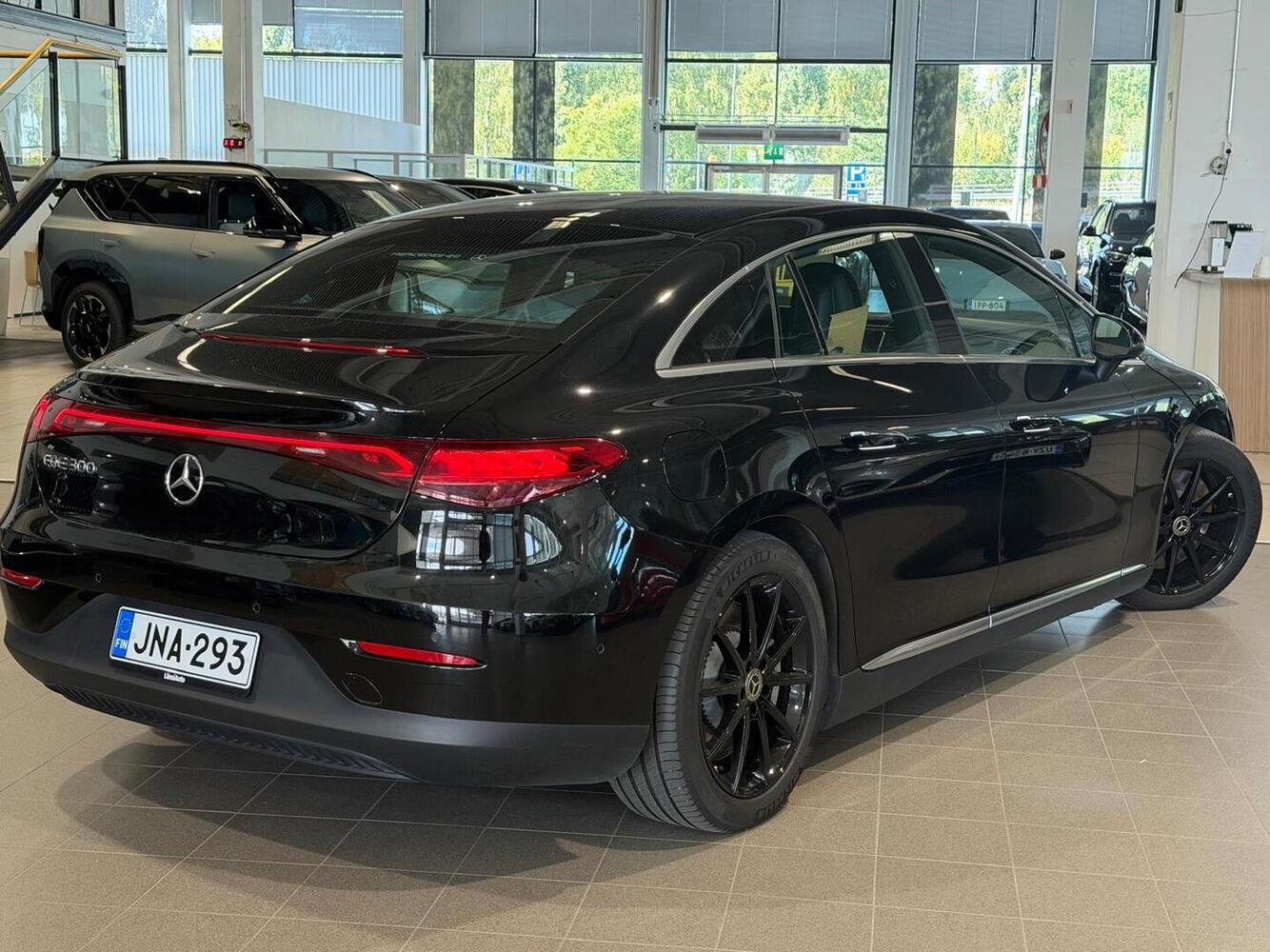 Mercedes-Benz EQE vaihtoauto