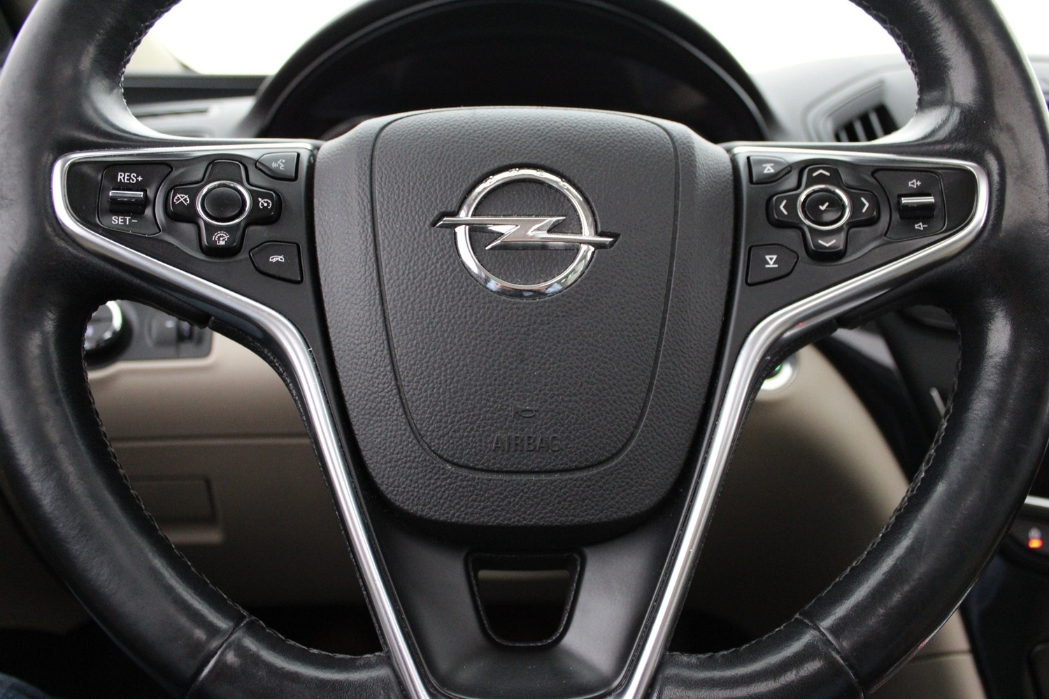 Opel Insignia vaihtoauto