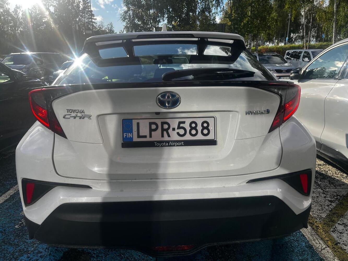 Toyota C-HR vaihtoauto