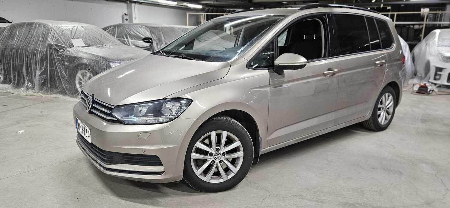 Volkswagen Touran vaihtoauto