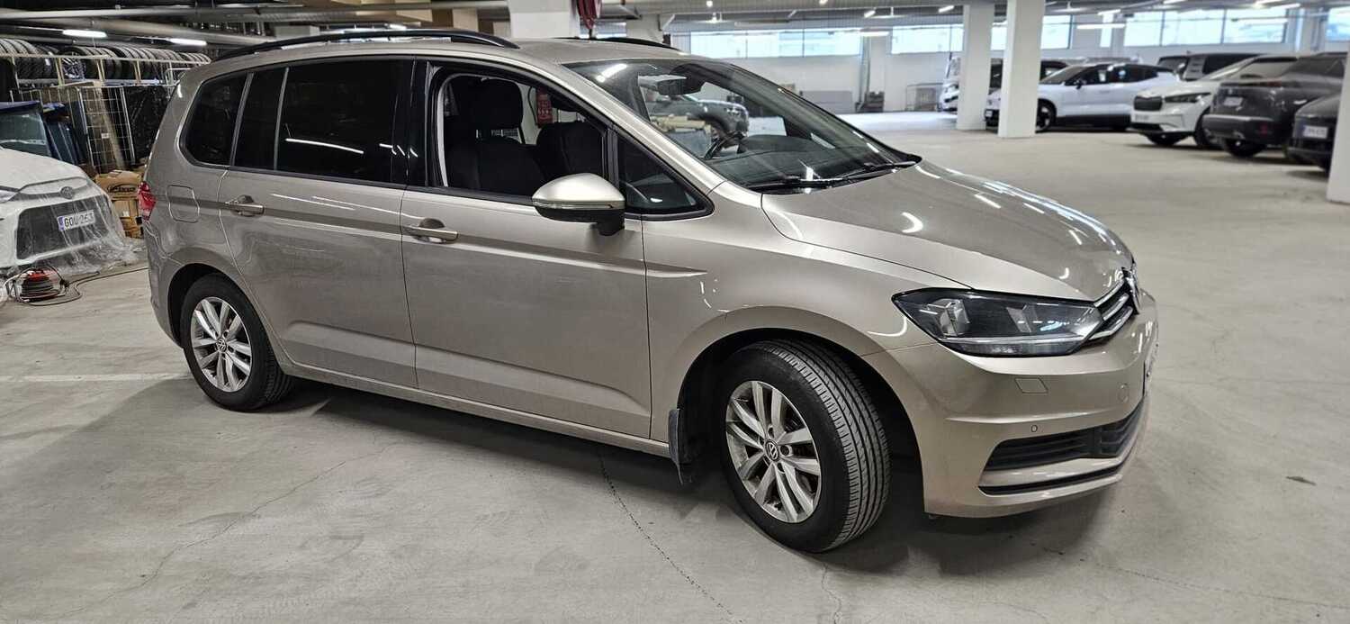 Volkswagen Touran vaihtoauto