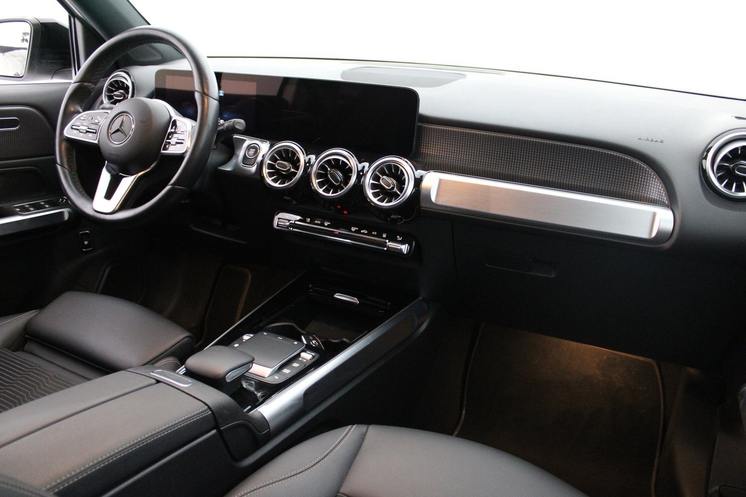 Mercedes-Benz EQB vaihtoauto