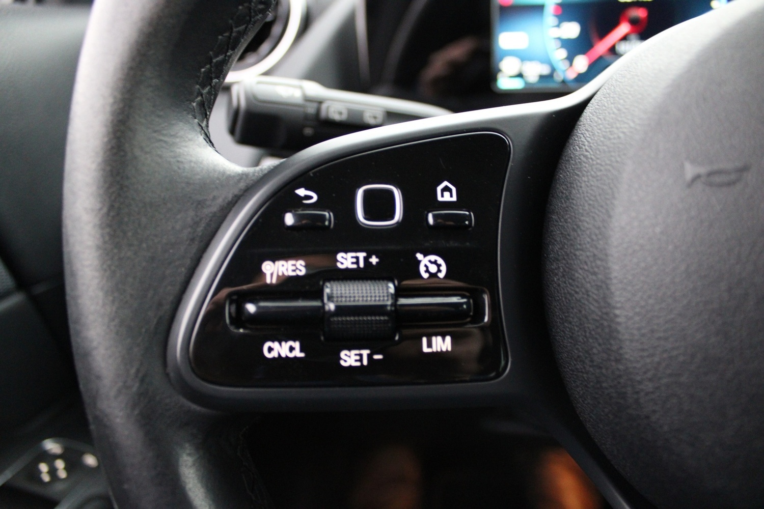 Mercedes-Benz GLA vaihtoauto