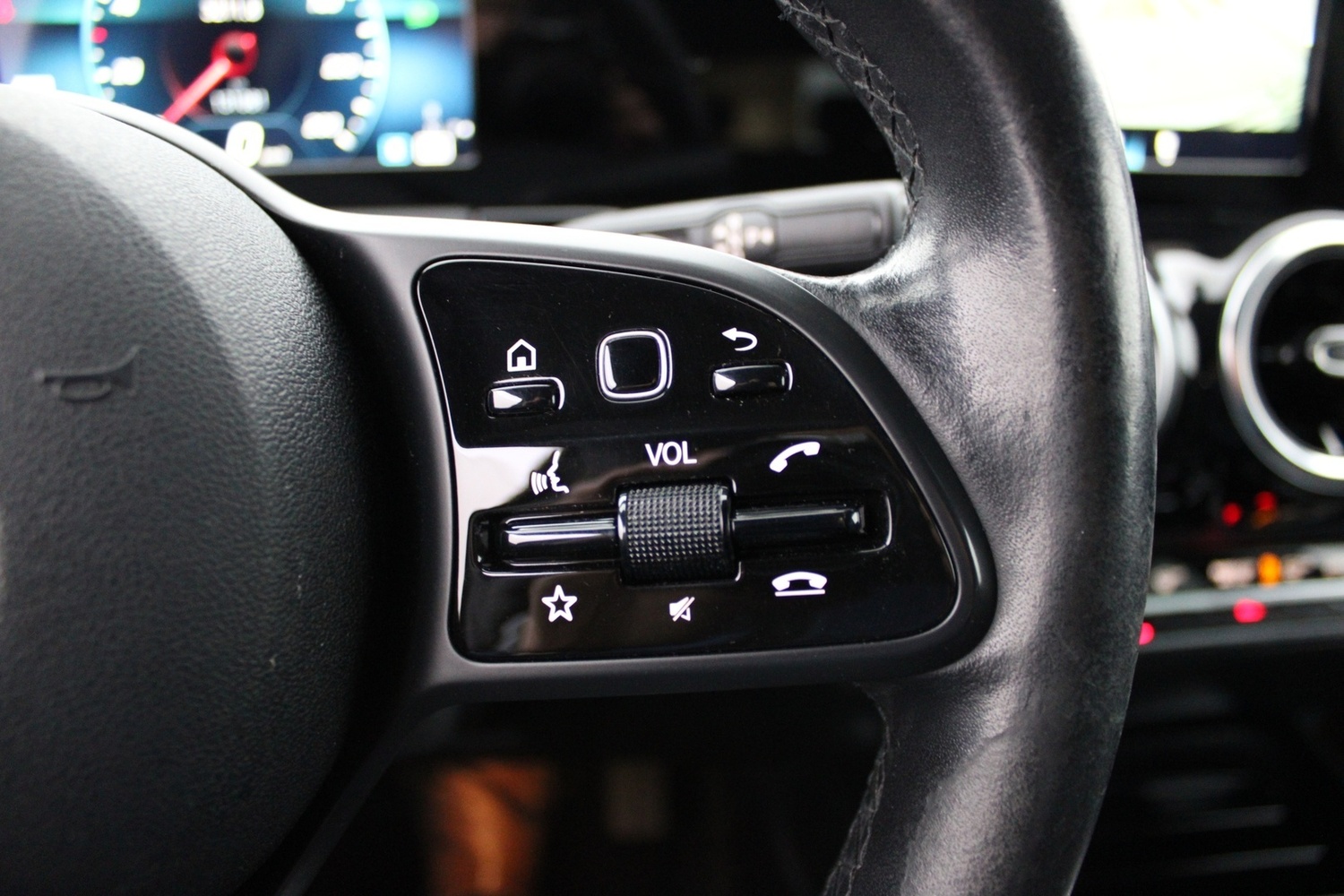 Mercedes-Benz GLA vaihtoauto