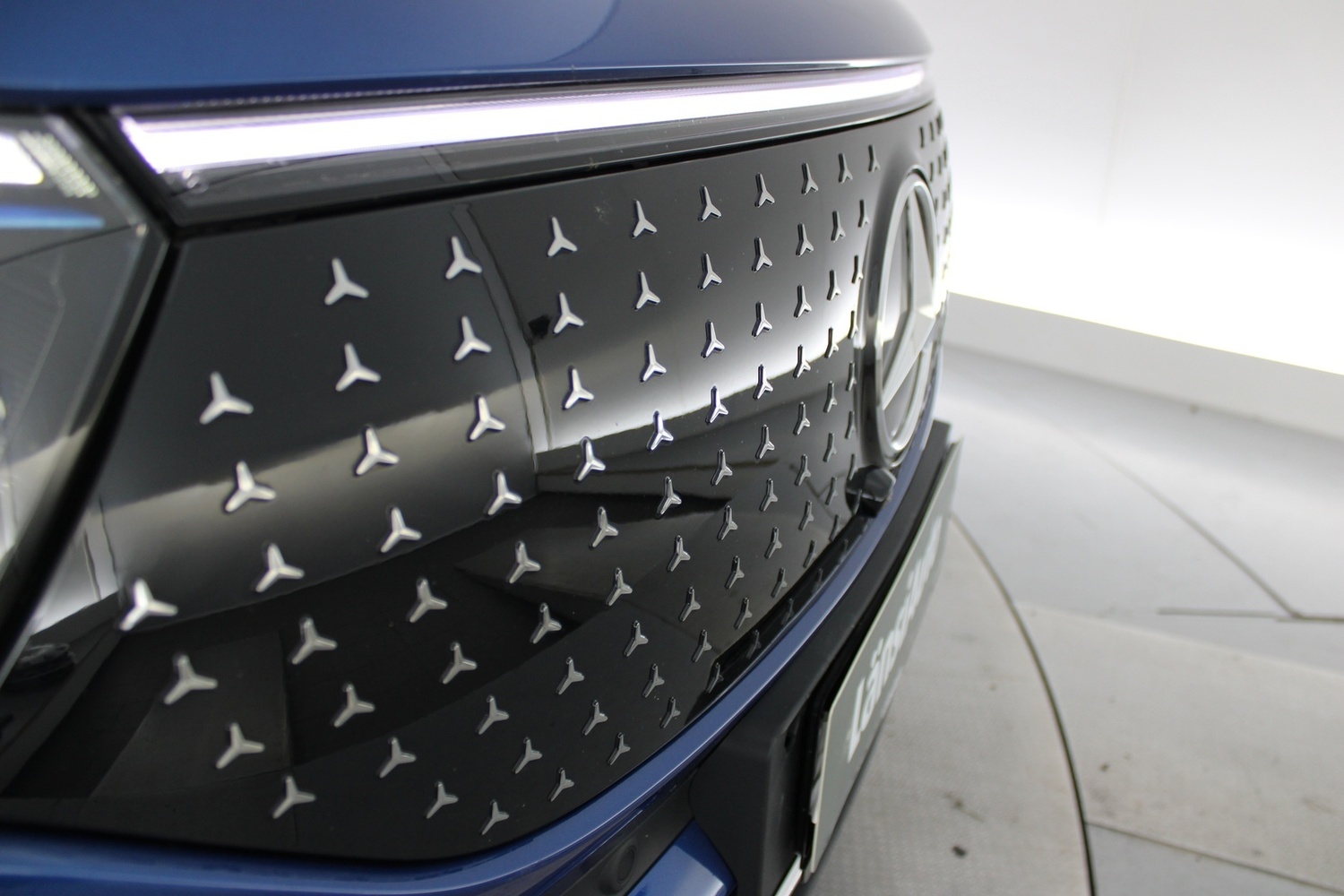 Mercedes-Benz EQA vaihtoauto