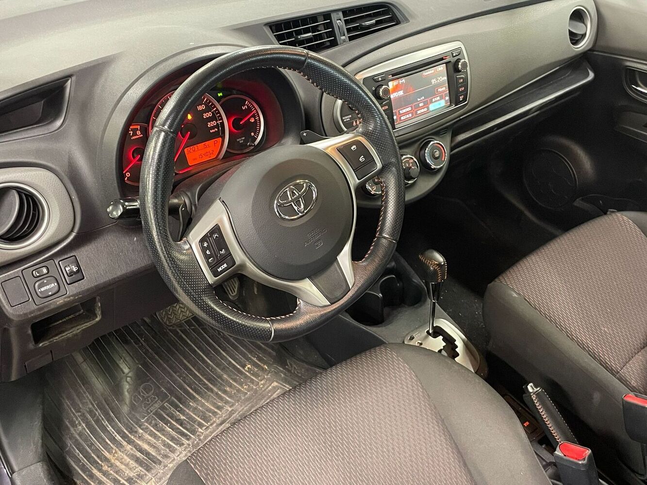 Toyota Yaris vaihtoauto