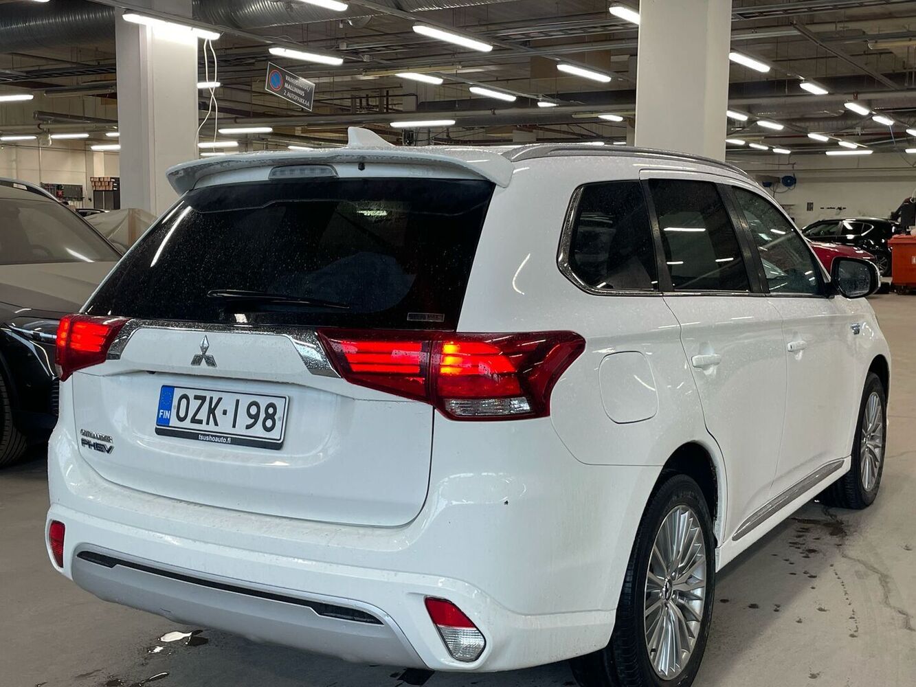 Mitsubishi Outlander PHEV vaihtoauto