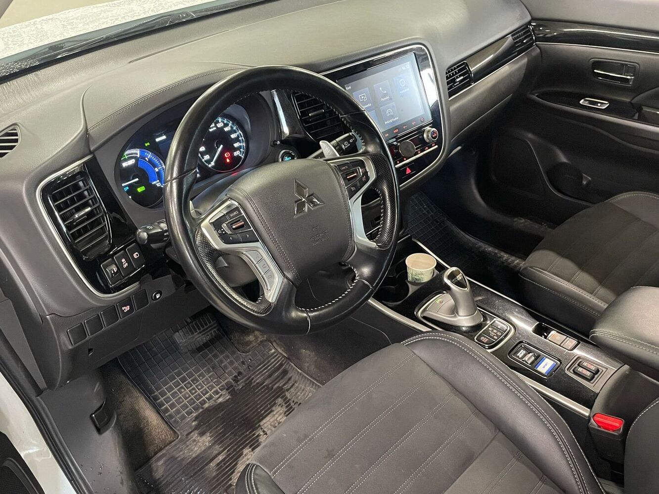 Mitsubishi Outlander PHEV vaihtoauto