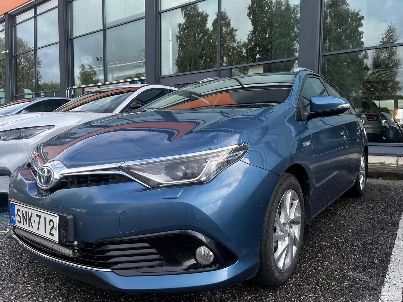Toyota Auris vaihtoauto