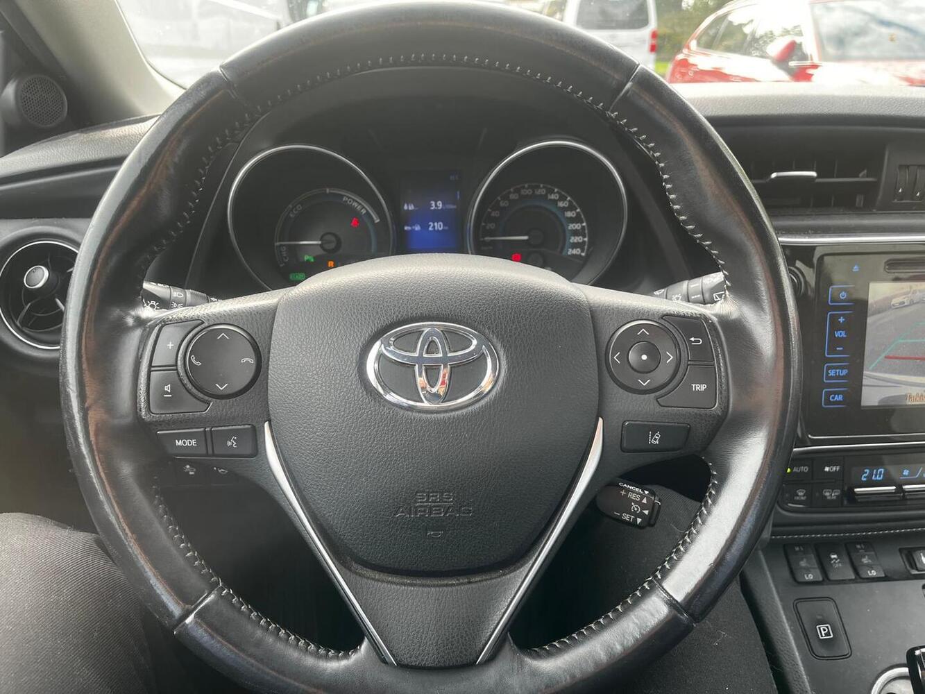 Toyota Auris vaihtoauto