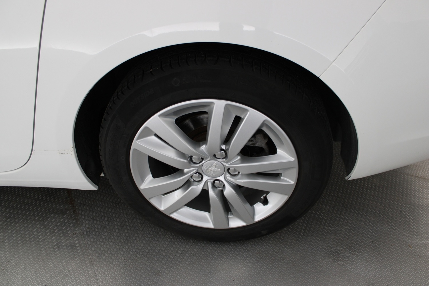 Peugeot 308 vaihtoauto