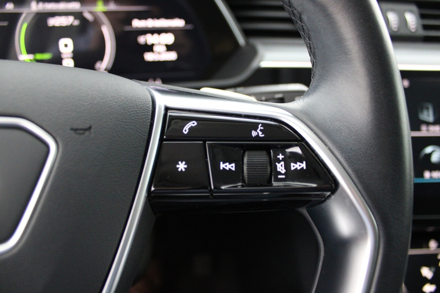 Audi e-tron vaihtoauto