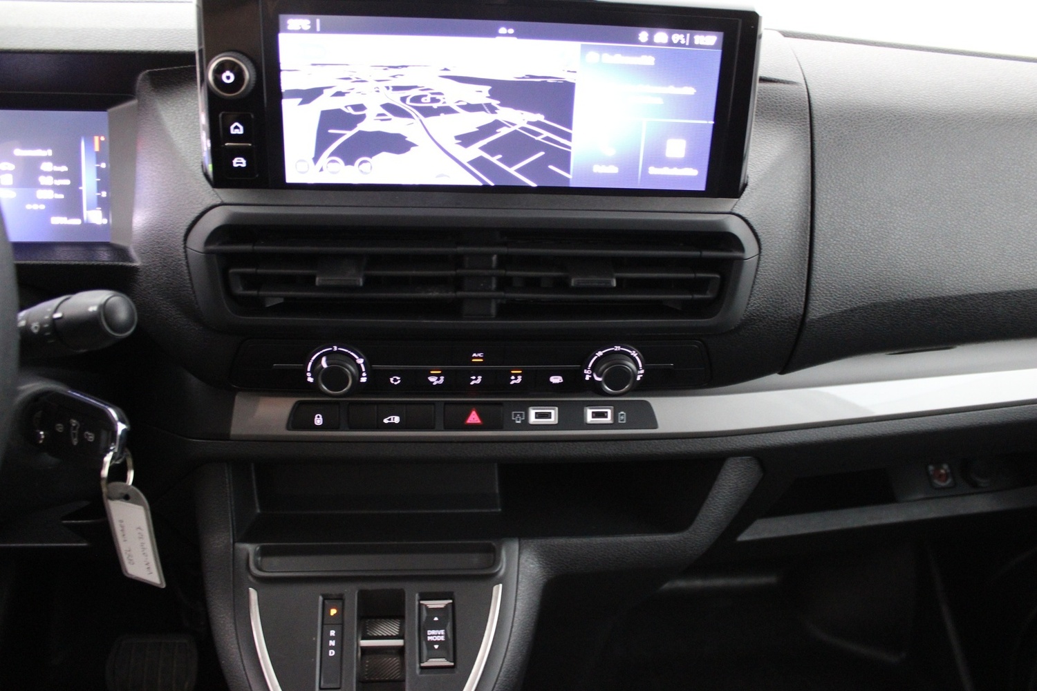 Opel Vivaro vaihtoauto