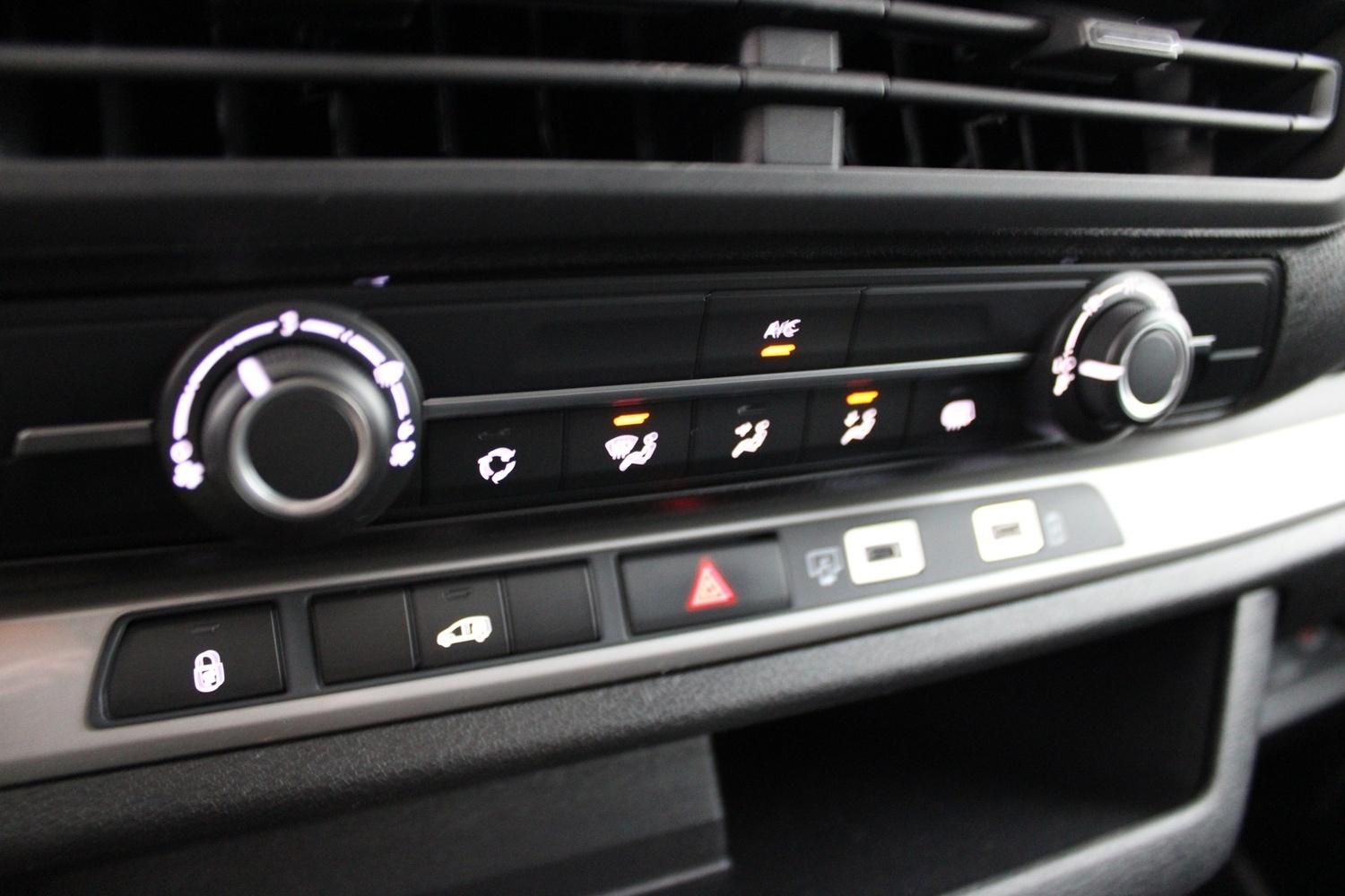 Opel Vivaro vaihtoauto