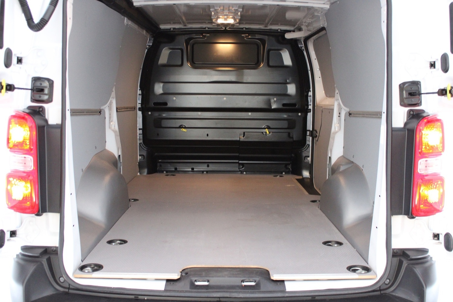 Opel Vivaro vaihtoauto