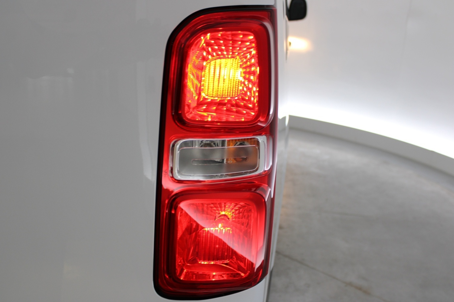 Opel Vivaro vaihtoauto