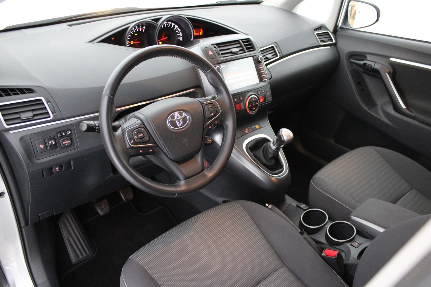 Toyota Verso vaihtoauto
