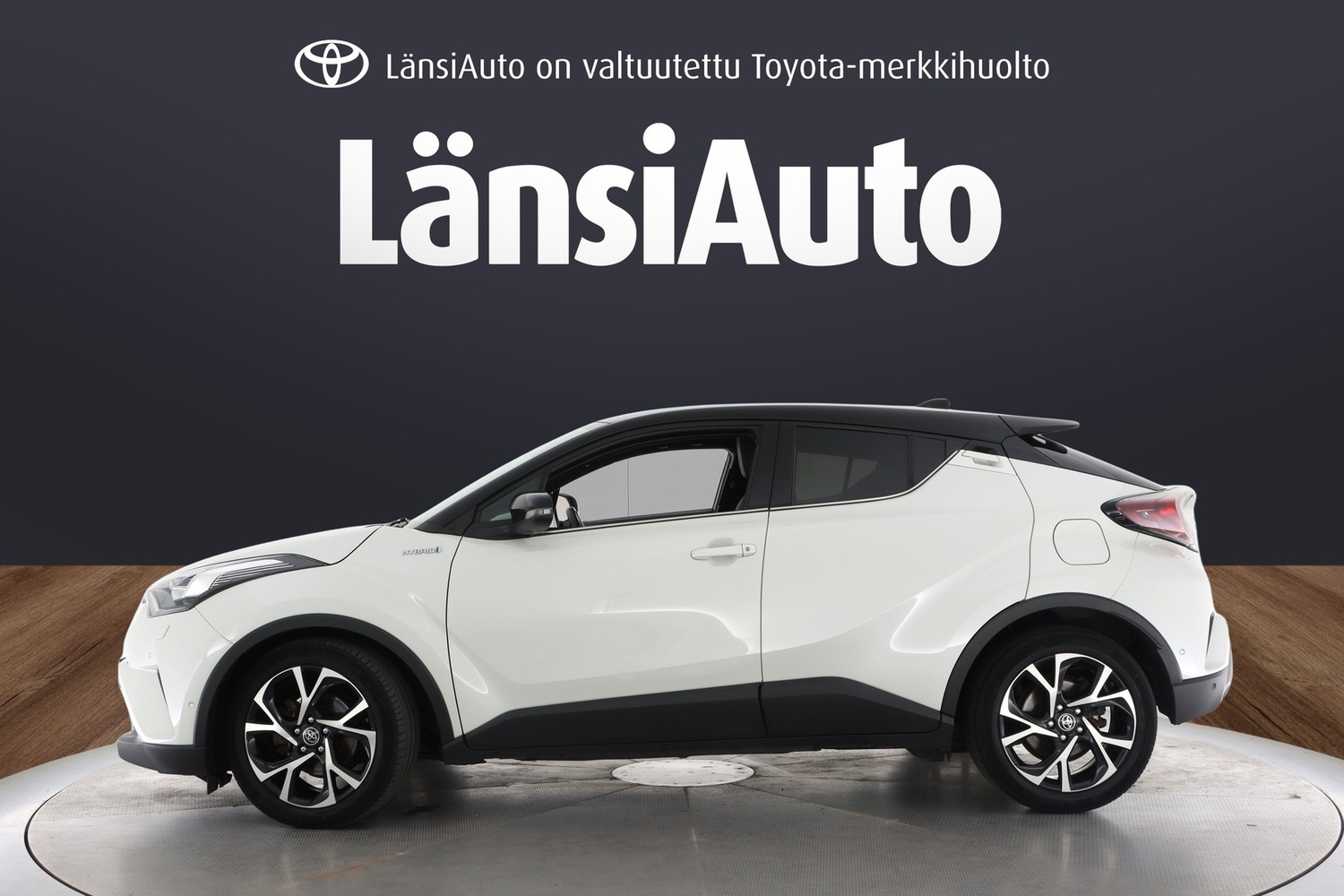 Toyota C-HR vaihtoauto