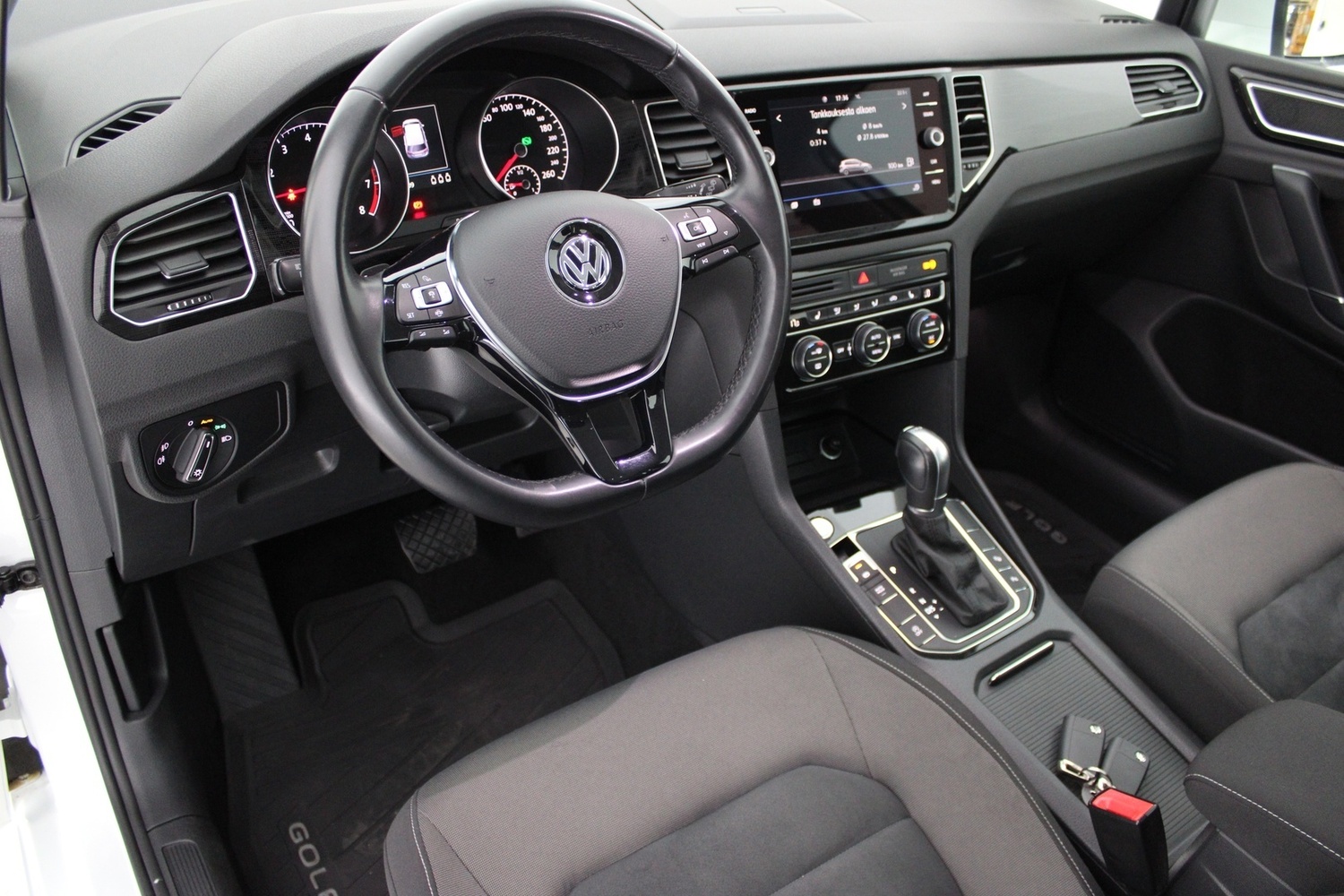 Volkswagen Golf Sportsvan vaihtoauto