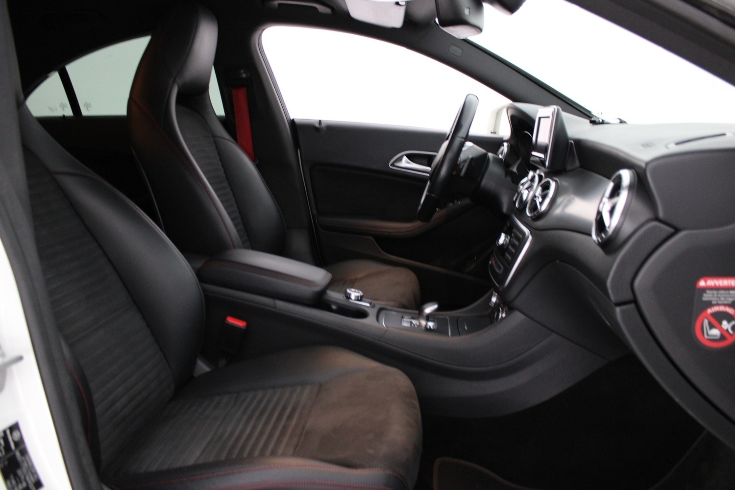 Mercedes-Benz CLA vaihtoauto