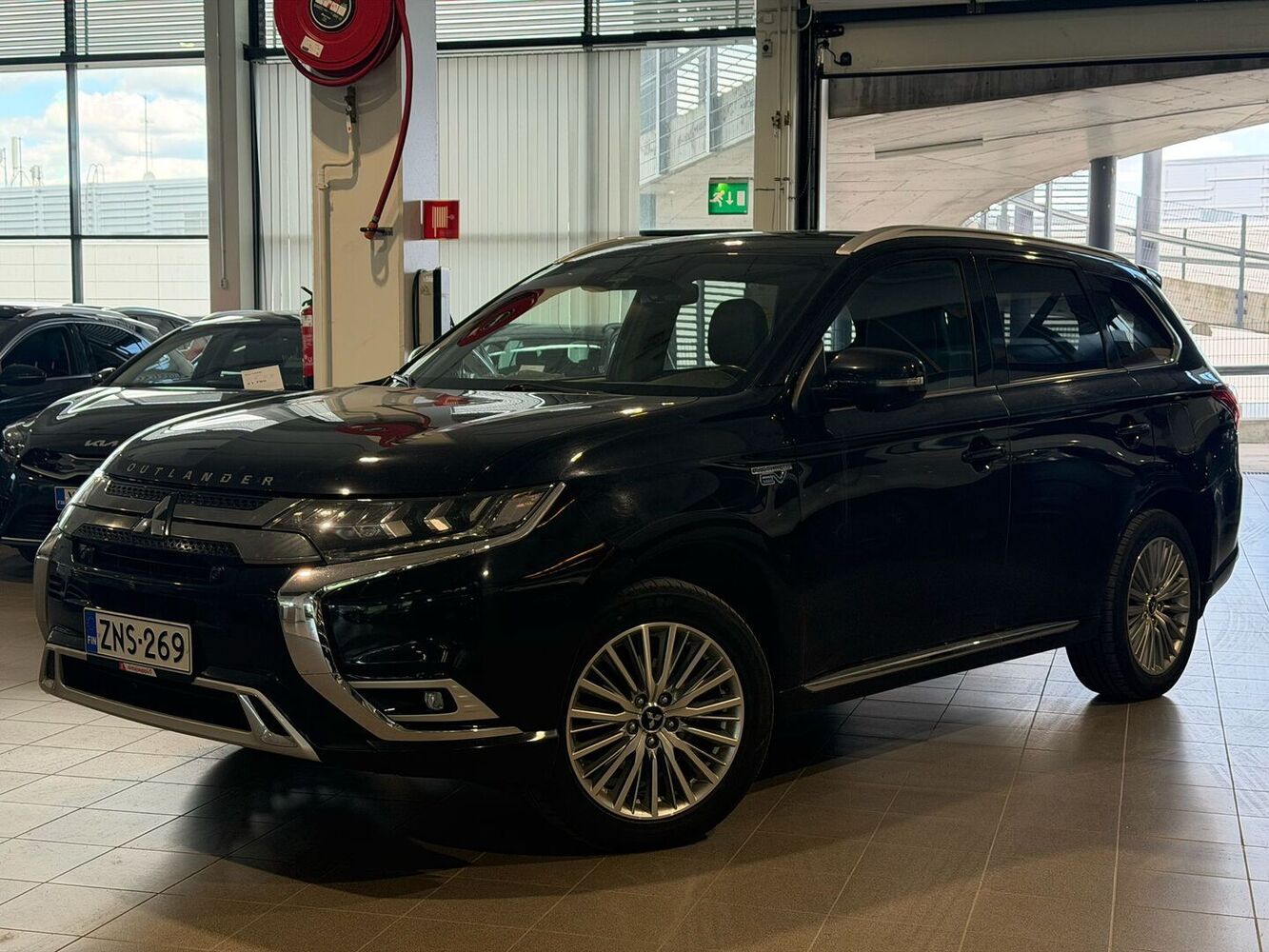 Mitsubishi Outlander PHEV vaihtoauto