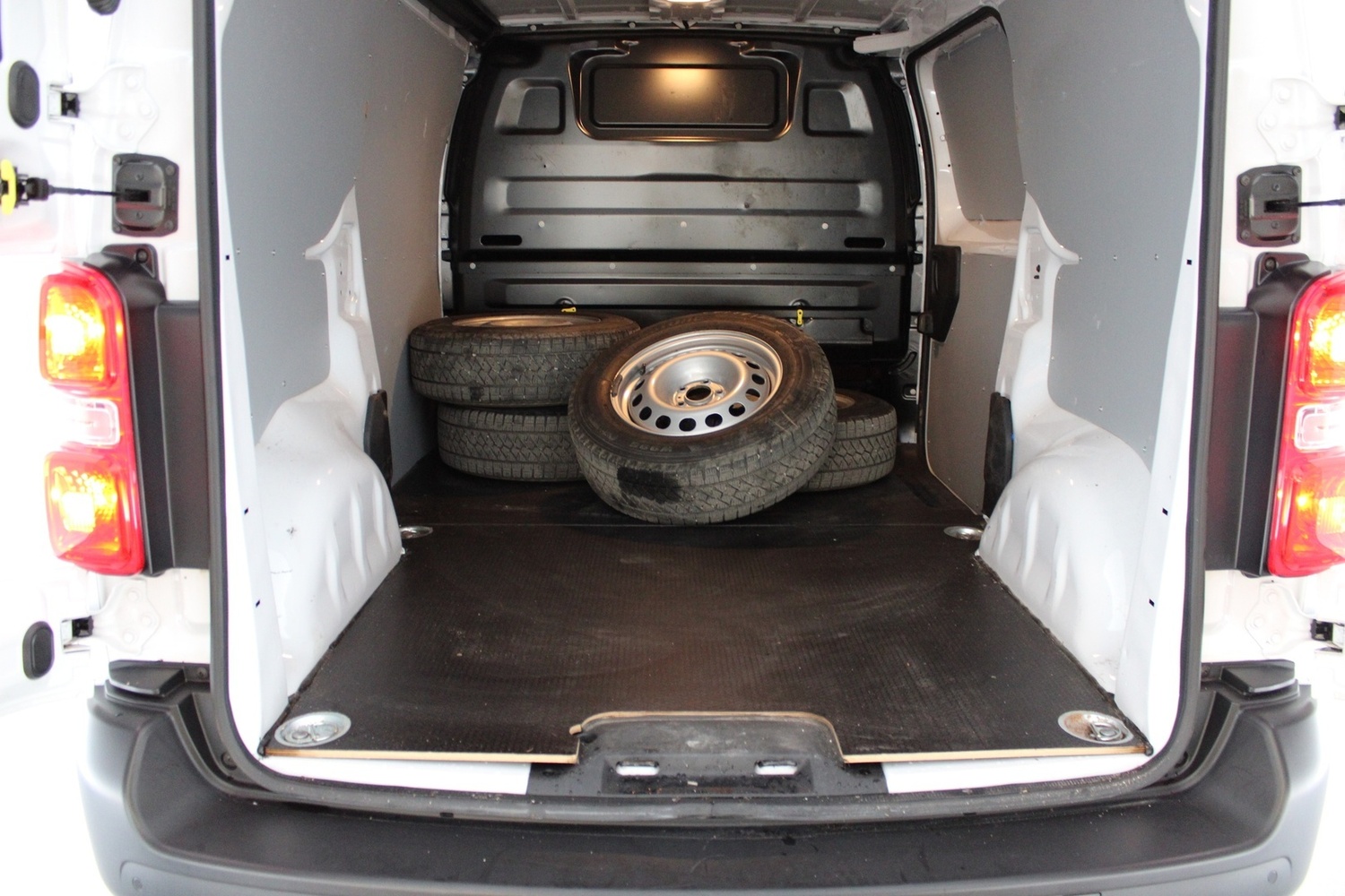 Opel Vivaro vaihtoauto