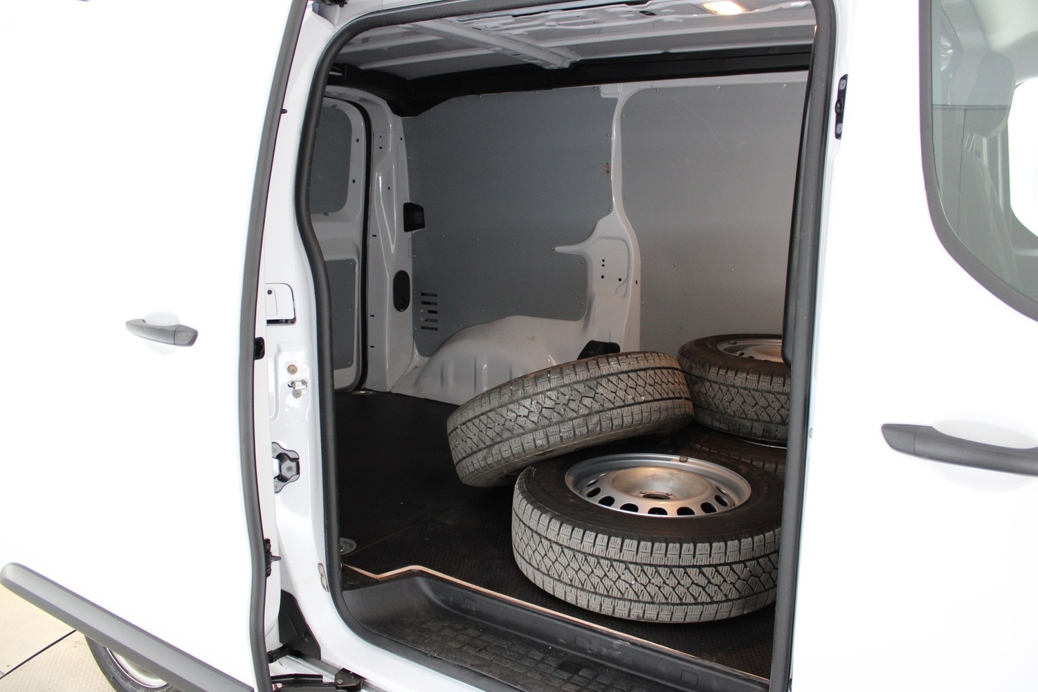 Opel Vivaro vaihtoauto