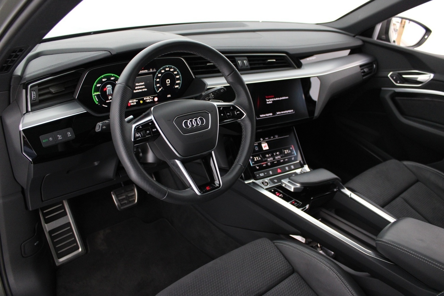Audi Q8 e-tron vaihtoauto
