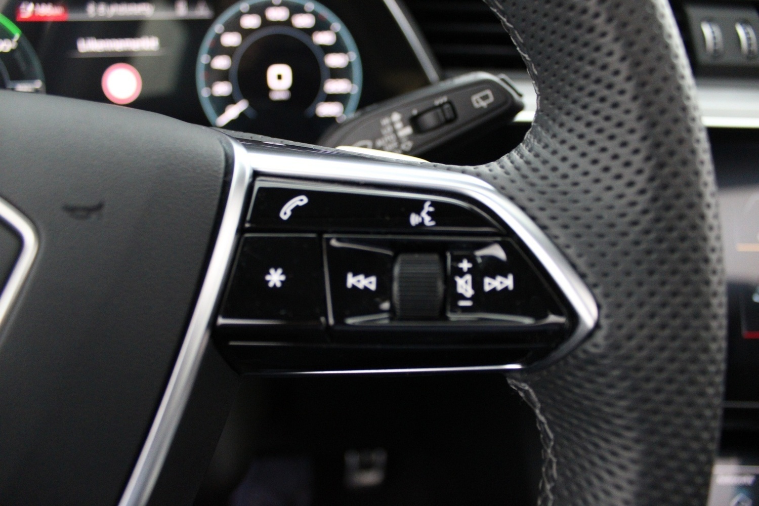 Audi Q8 e-tron vaihtoauto