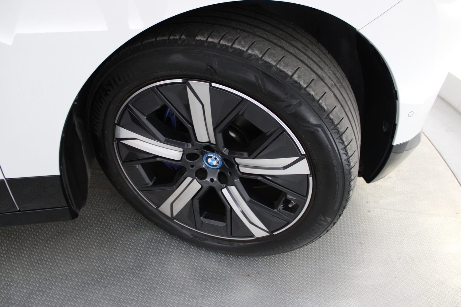 BMW iX vaihtoauto