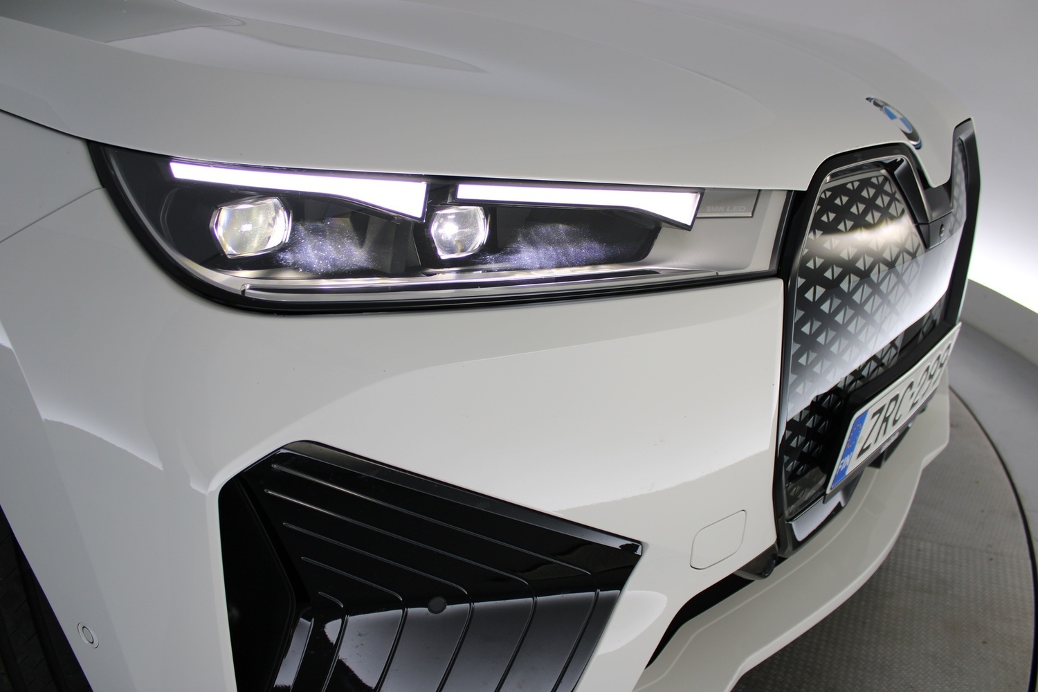 BMW iX vaihtoauto