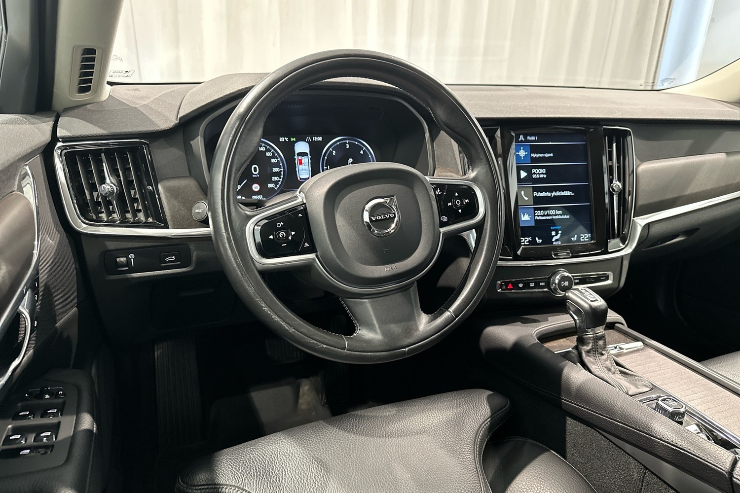 Volvo V90 Cross Country vaihtoauto