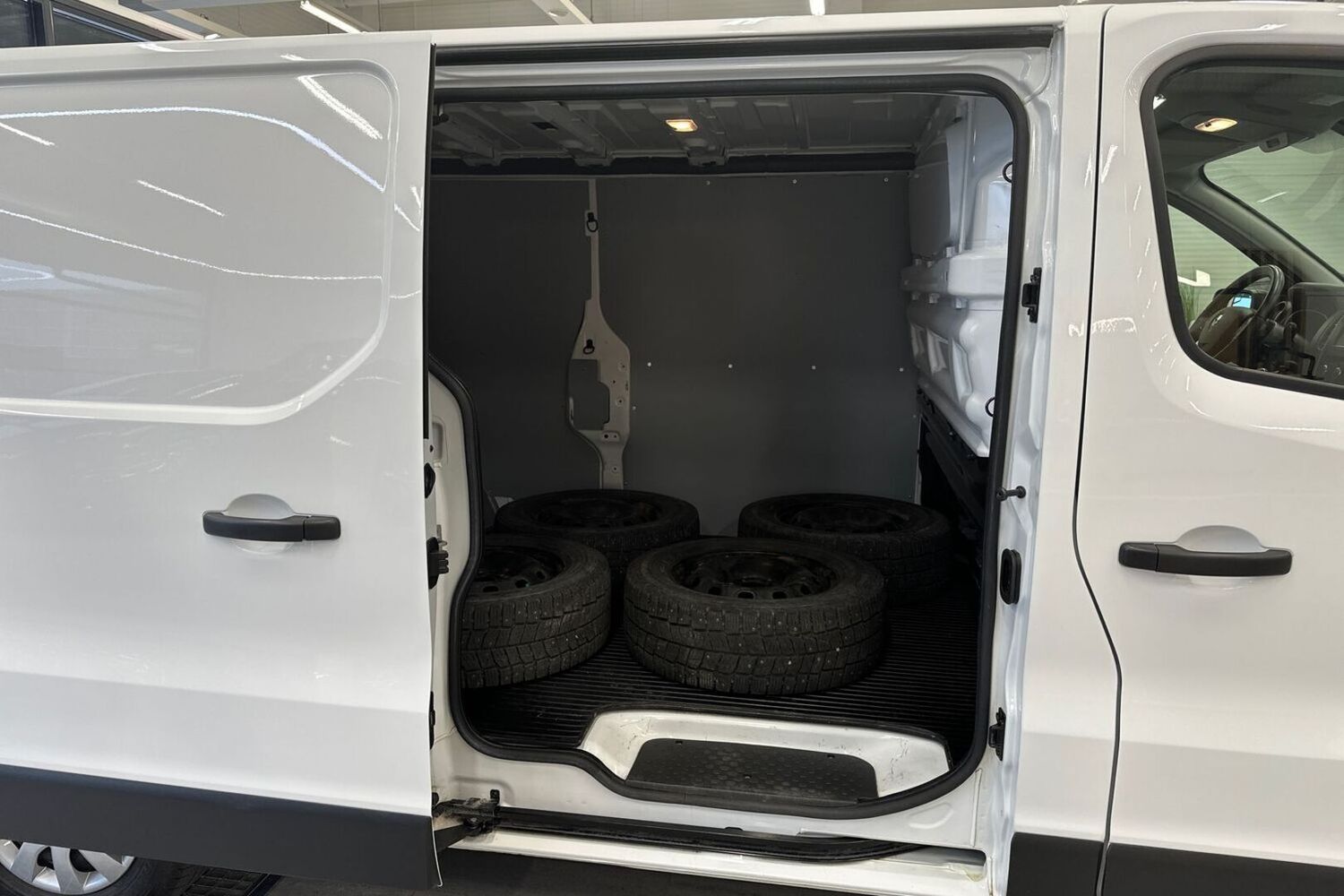 Renault Trafic vaihtoauto
