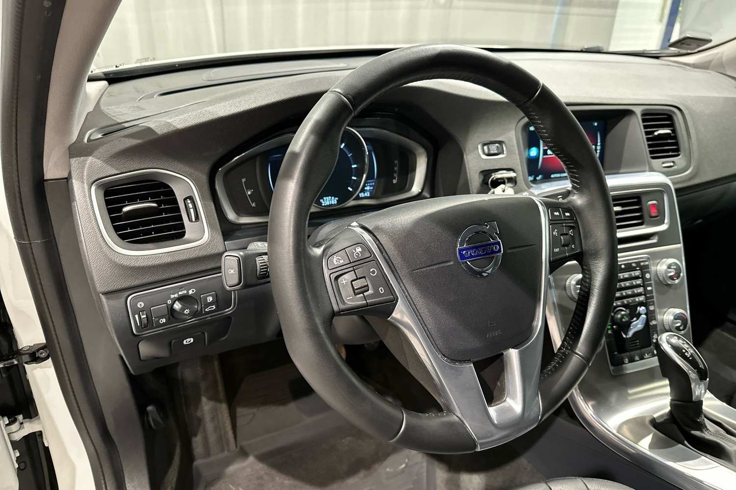 Volvo V60 Cross Country vaihtoauto