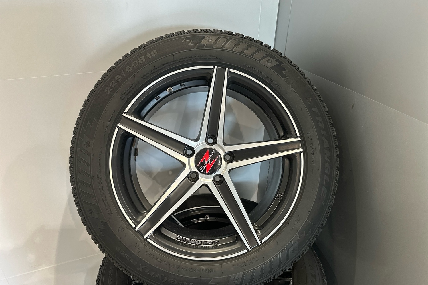 Suzuki Across vaihtoauto