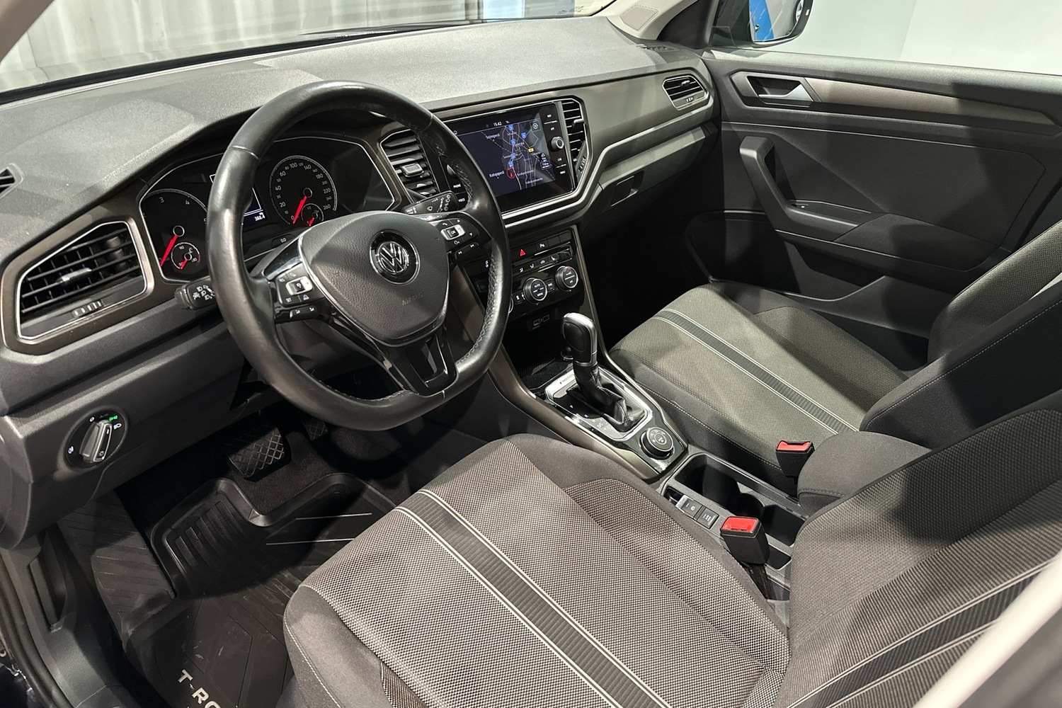 Volkswagen T-Roc vaihtoauto