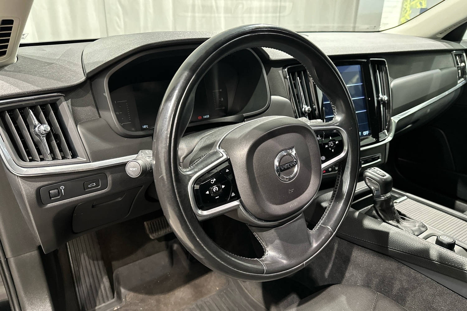 Volvo V90 Cross Country vaihtoauto