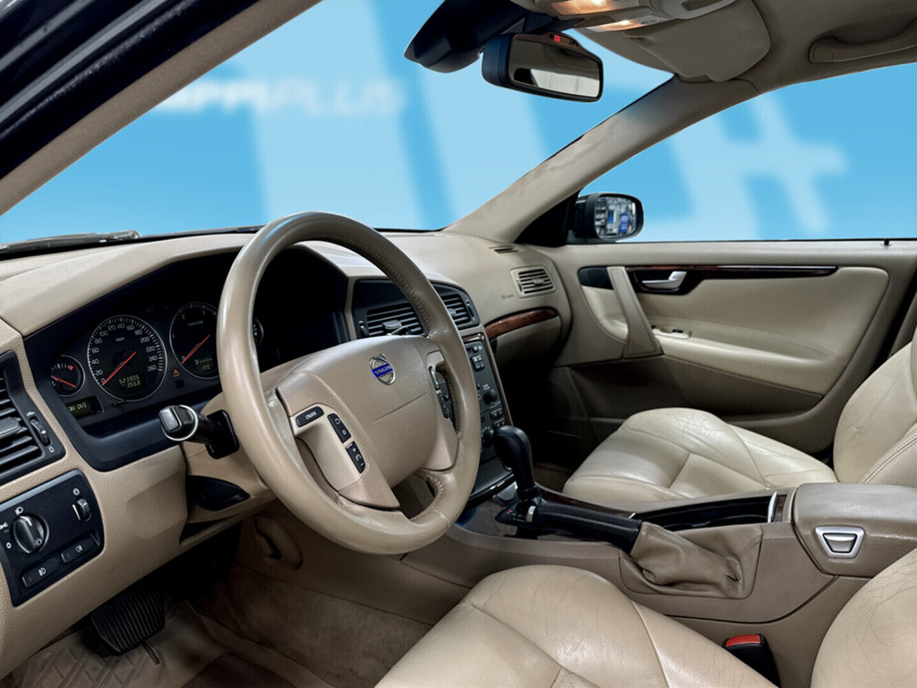 Volvo V70 vaihtoauto