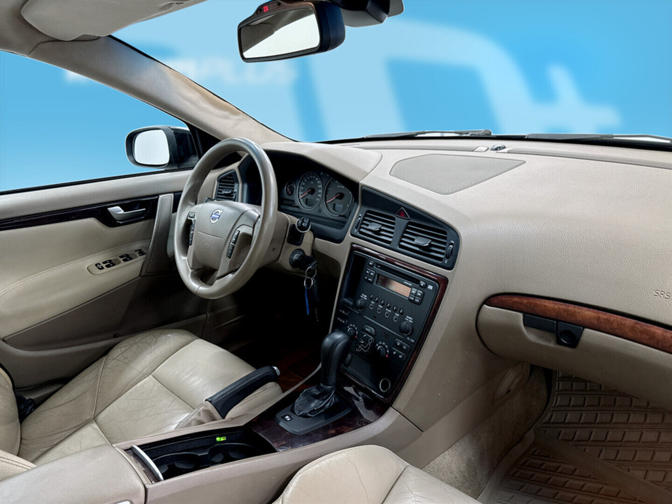 Volvo V70 vaihtoauto