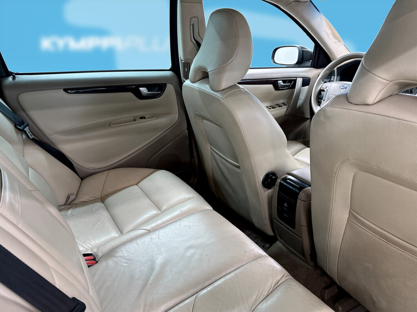 Volvo V70 vaihtoauto