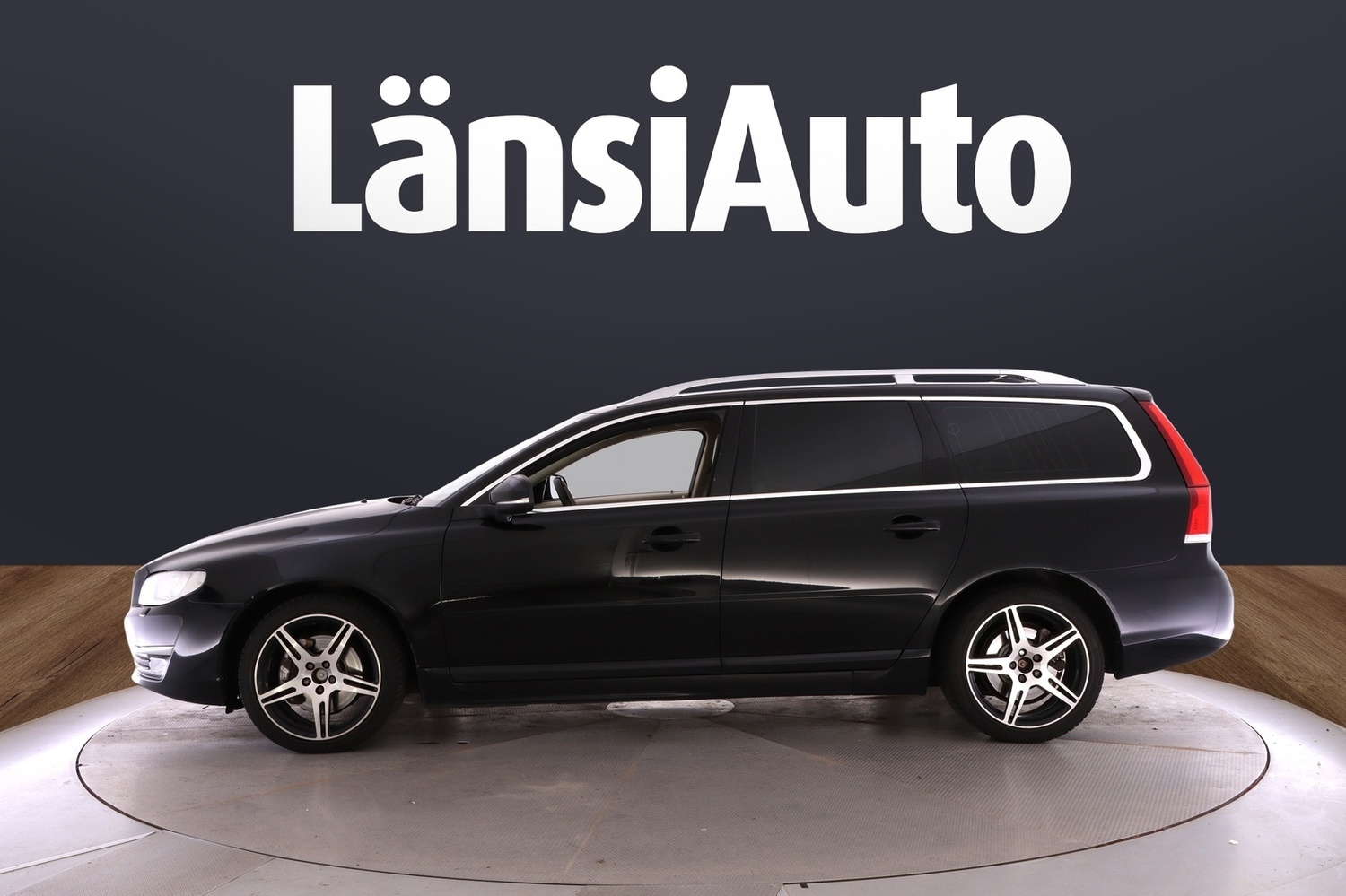 Volvo V70 vaihtoauto