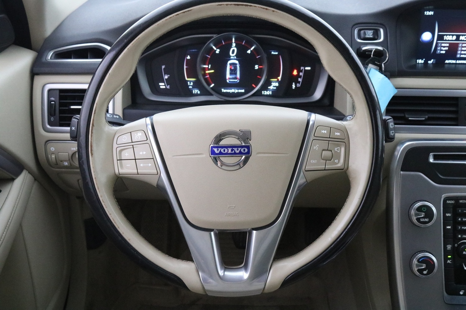 Volvo V70 vaihtoauto