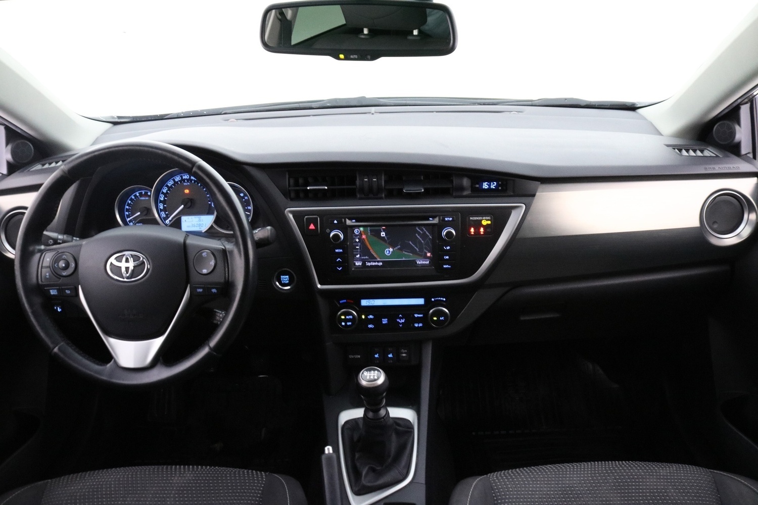 Toyota Auris vaihtoauto