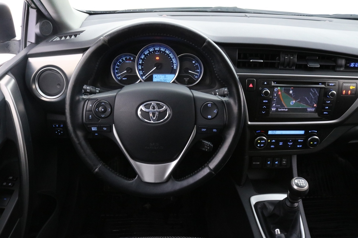 Toyota Auris vaihtoauto