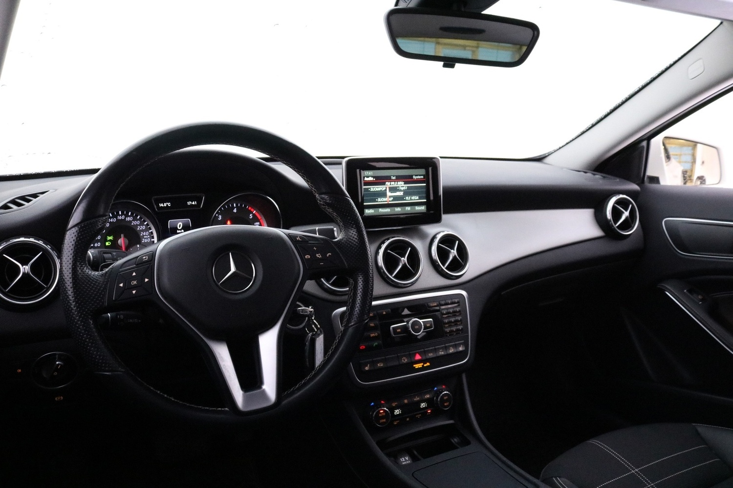 Mercedes-Benz GLA vaihtoauto
