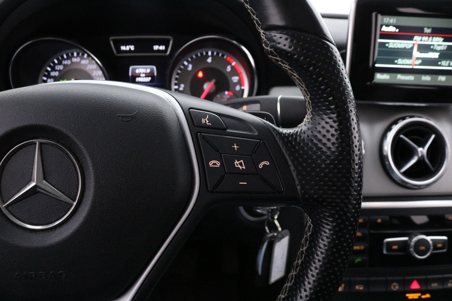 Mercedes-Benz GLA vaihtoauto