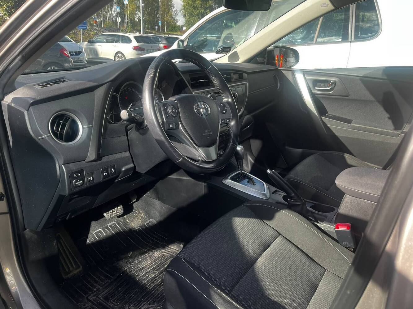 Toyota Auris vaihtoauto